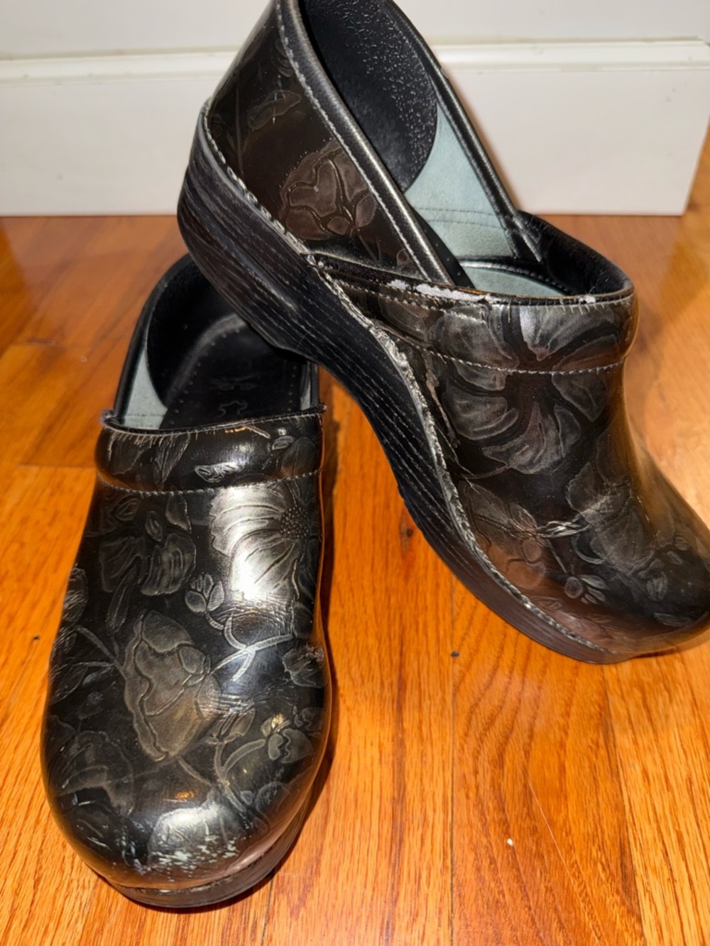 Dansko Professional clogs in a black pewter floral design Size 39